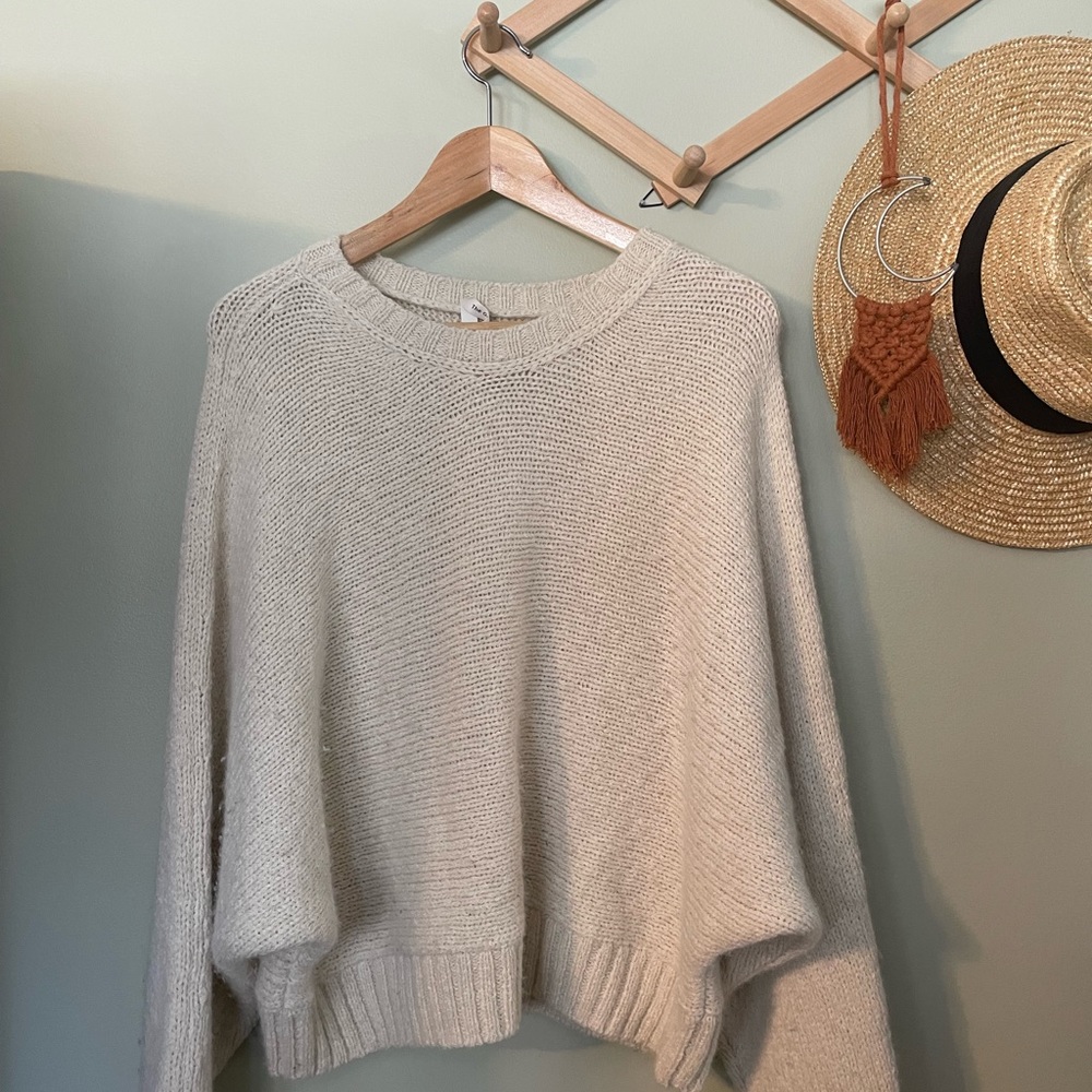Aritzia large cream off duty sweater